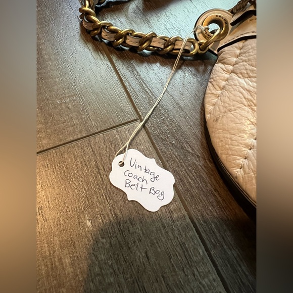 Vintage CHAIN BELT BAG WITH QUILTING IN WHITE 

Style No. C0851 - Picture 2 of 13